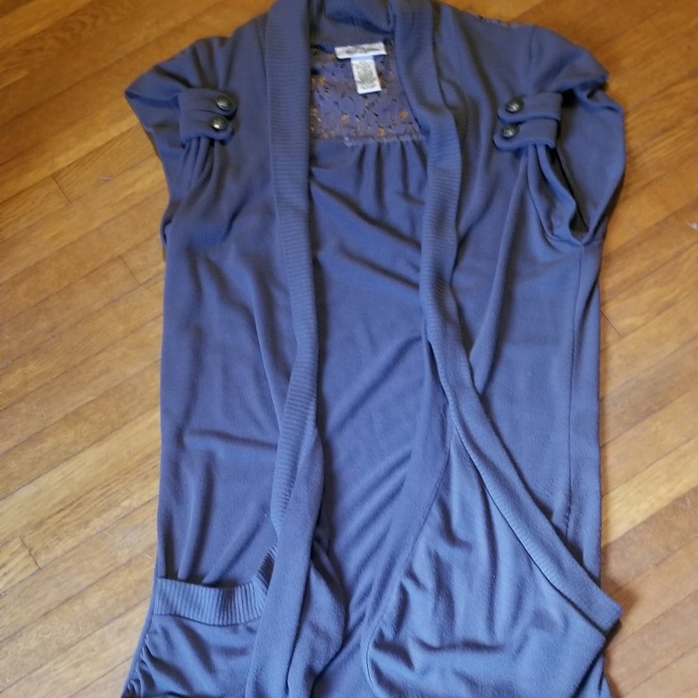 Women's gray sleeveless cardigan